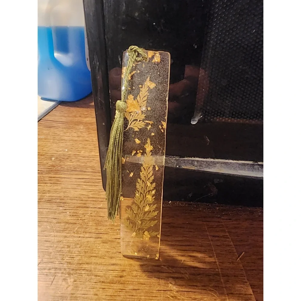 Vintage UV Glow Lucite Acrylic Bookmark With Gold Flakes & Florals, Green Tassel